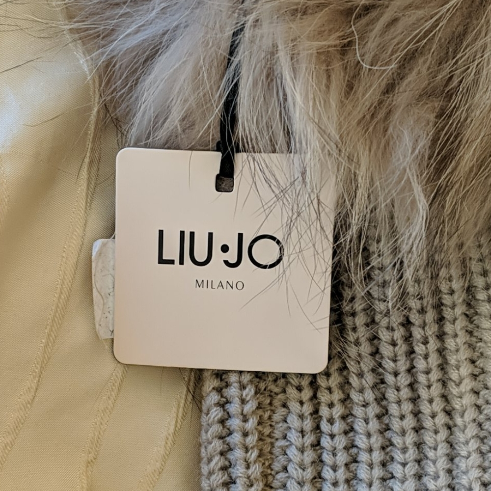 Liu Jo Rabbit Scarf - Picture 3 of 5